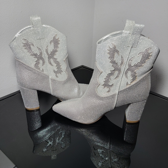 Altar'd State Shoes - Altar'd State Silver Rhinestoned Sparkly Heeled Cowboy Boots Size 9